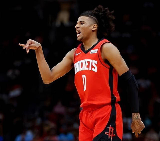 GOGO体育app官方下载-Doinb新星战术调整表现突出，老鹰前途光明！